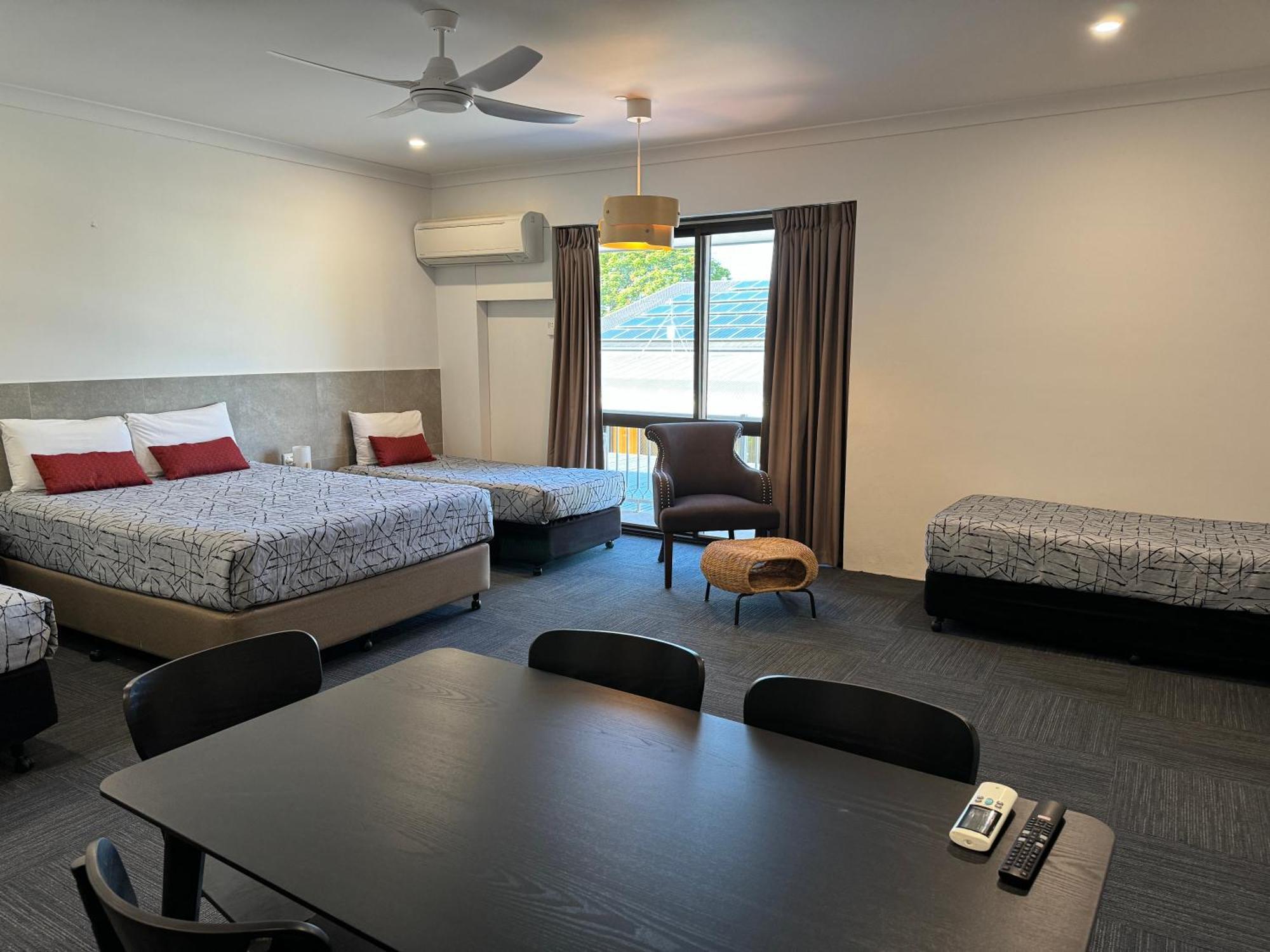 Longreach Motor Inn Esterno foto