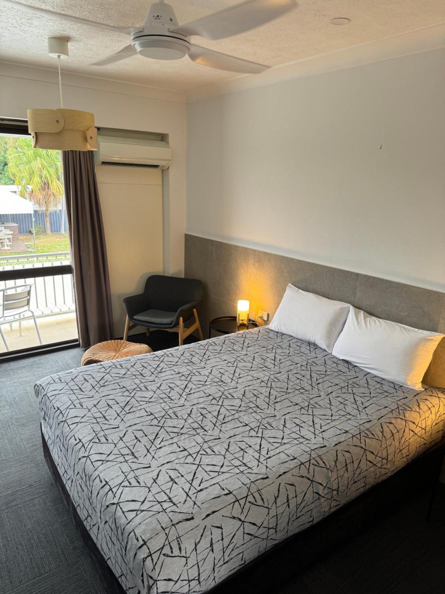 Longreach Motor Inn Esterno foto