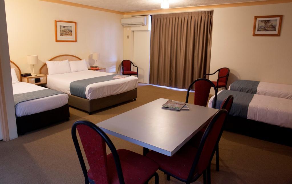 Longreach Motor Inn Esterno foto