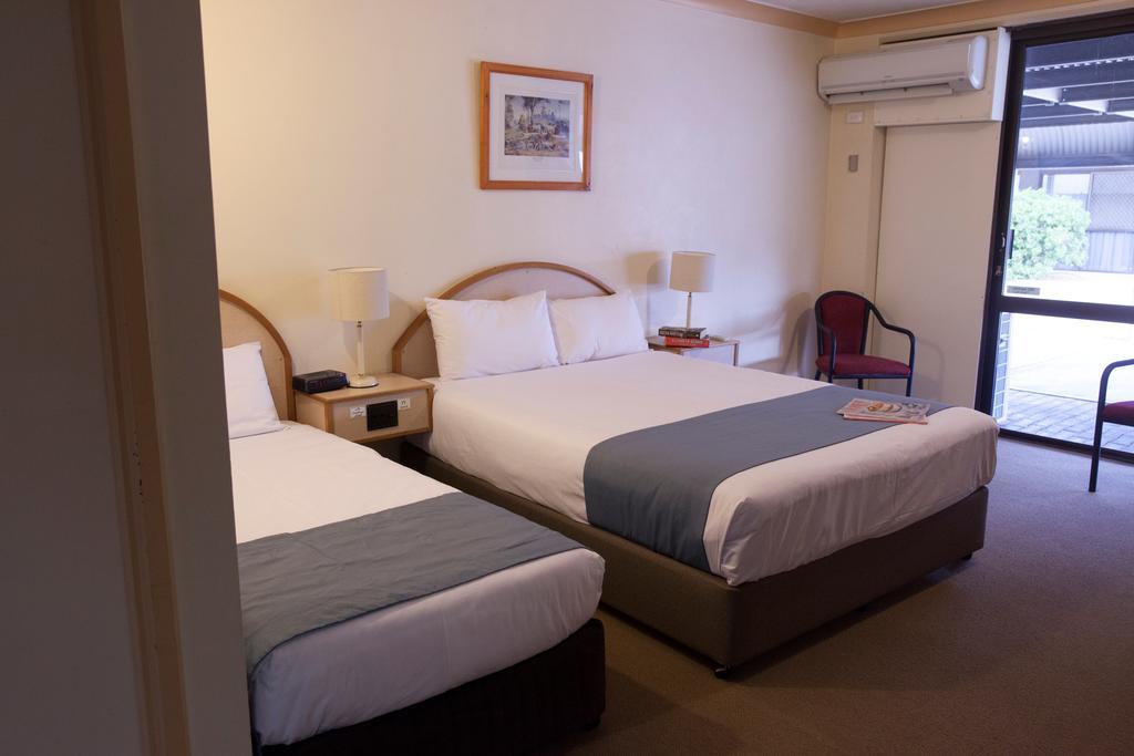 Longreach Motor Inn Esterno foto