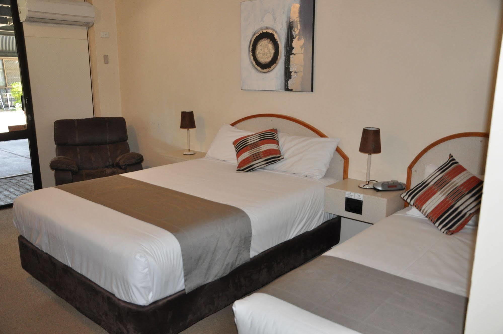 Longreach Motor Inn Esterno foto